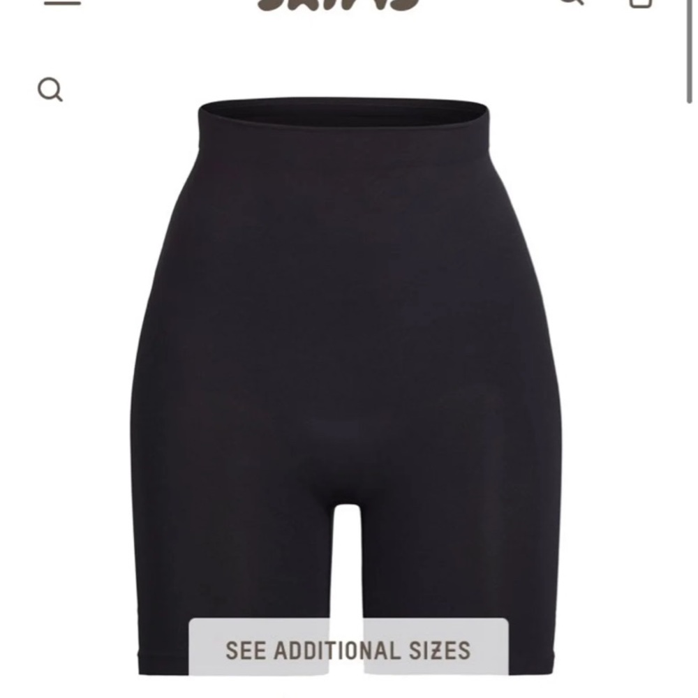 SKIMS sculpting short